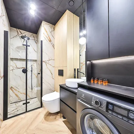 Kasprzaka 29 Wola Tower Z Wanna I Widokiem Na Panorame Centrum By Perfect 1231